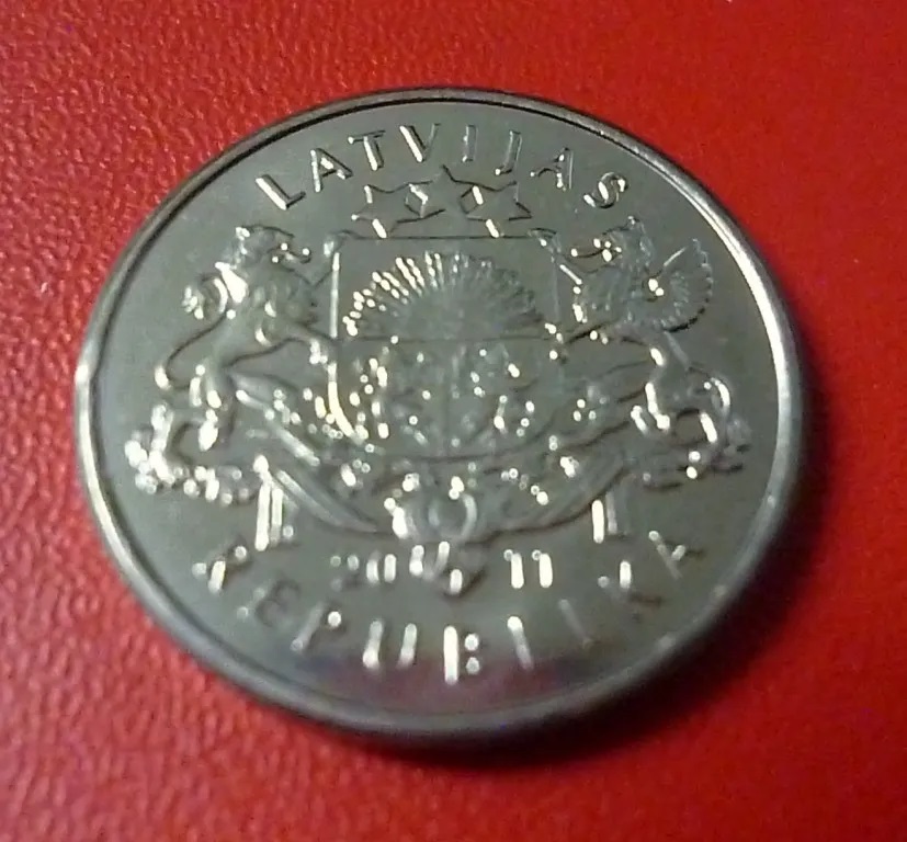 Letonia Moneda Jarro De Cerveza 1 Lats 2011 Condicion Unc - Imagen 2