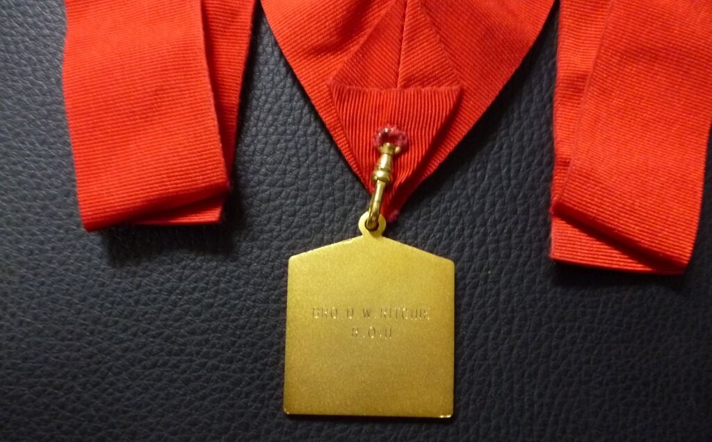 Inglaterra Medalla Masonica Northamptonshire 40 Knights Chapter 1986 (Presidente) - Imagen 3